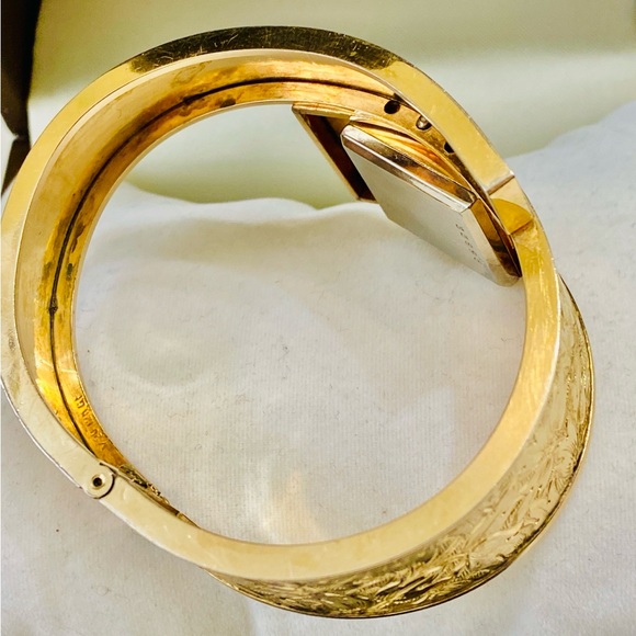 Vintage Gold Women's Bangle Wind-up Watch with Floral Design - Picture 6 of 9